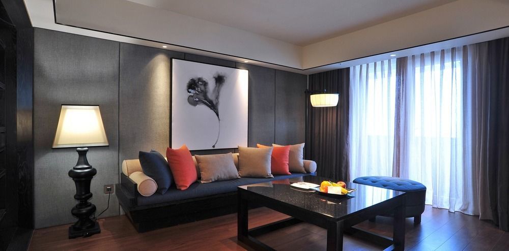 Sheraton Taitung Hotel Экстерьер фото A living room in a suite at The Park, New Delhi