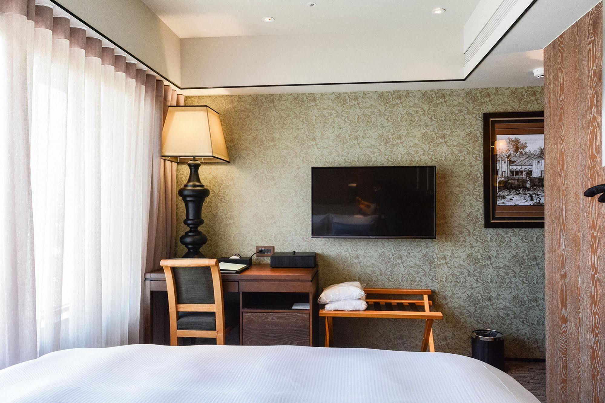 Sheraton Taitung Hotel Экстерьер фото A room at the hotel